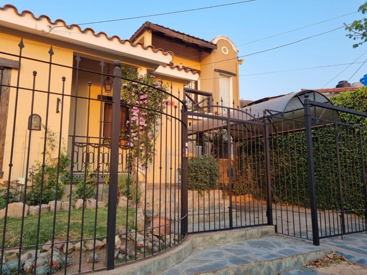 Hostal Las Rosas 萨尔塔 外观 照片