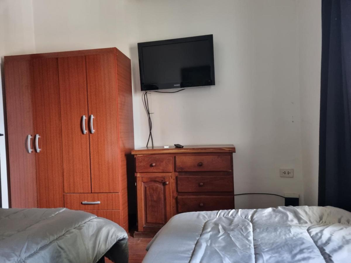 Hostal Las Rosas 萨尔塔 外观 照片
